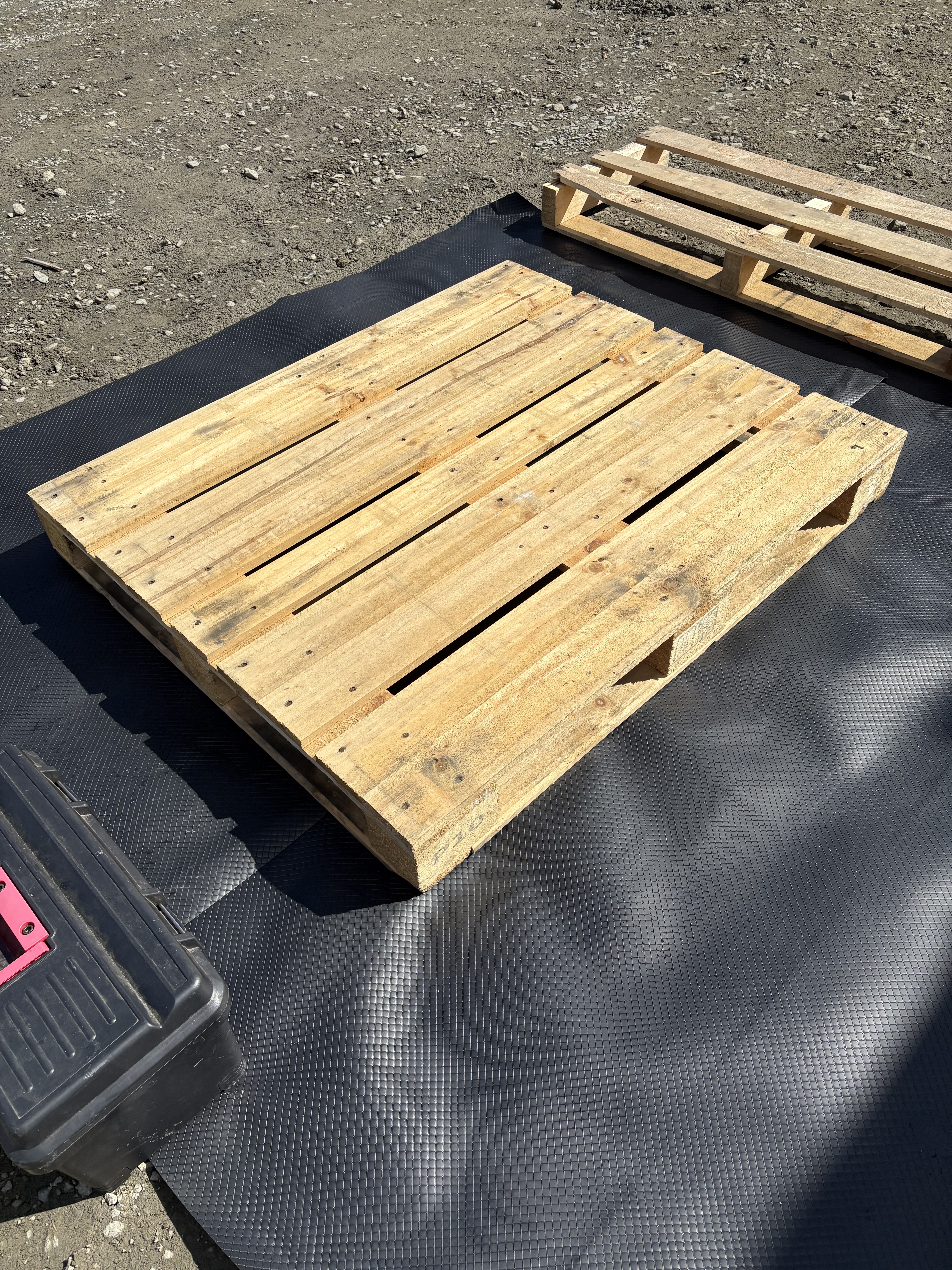 a photo of a 4 way 1200 x 1000 pallet