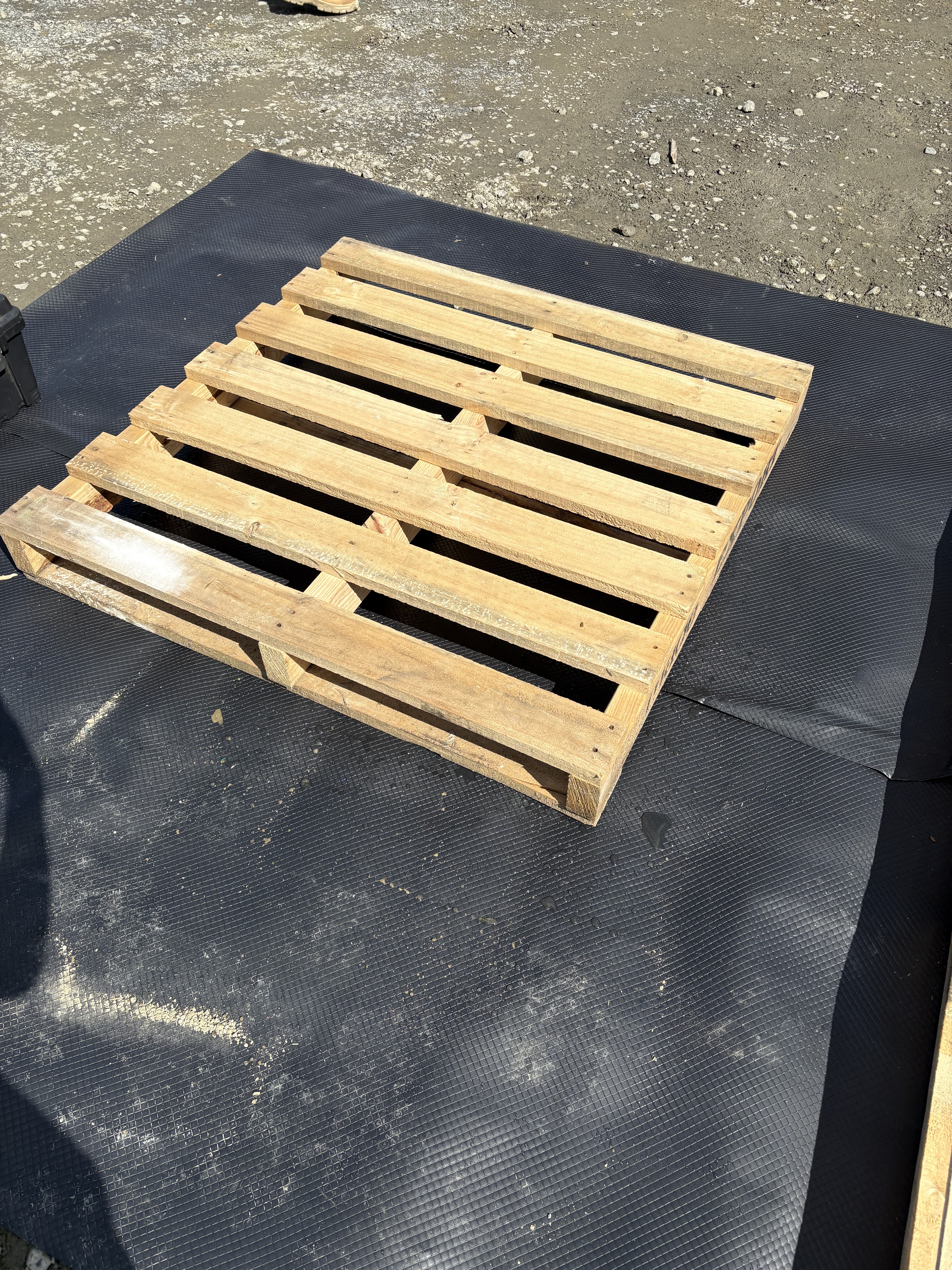 a photo of a 1120 square pallet
